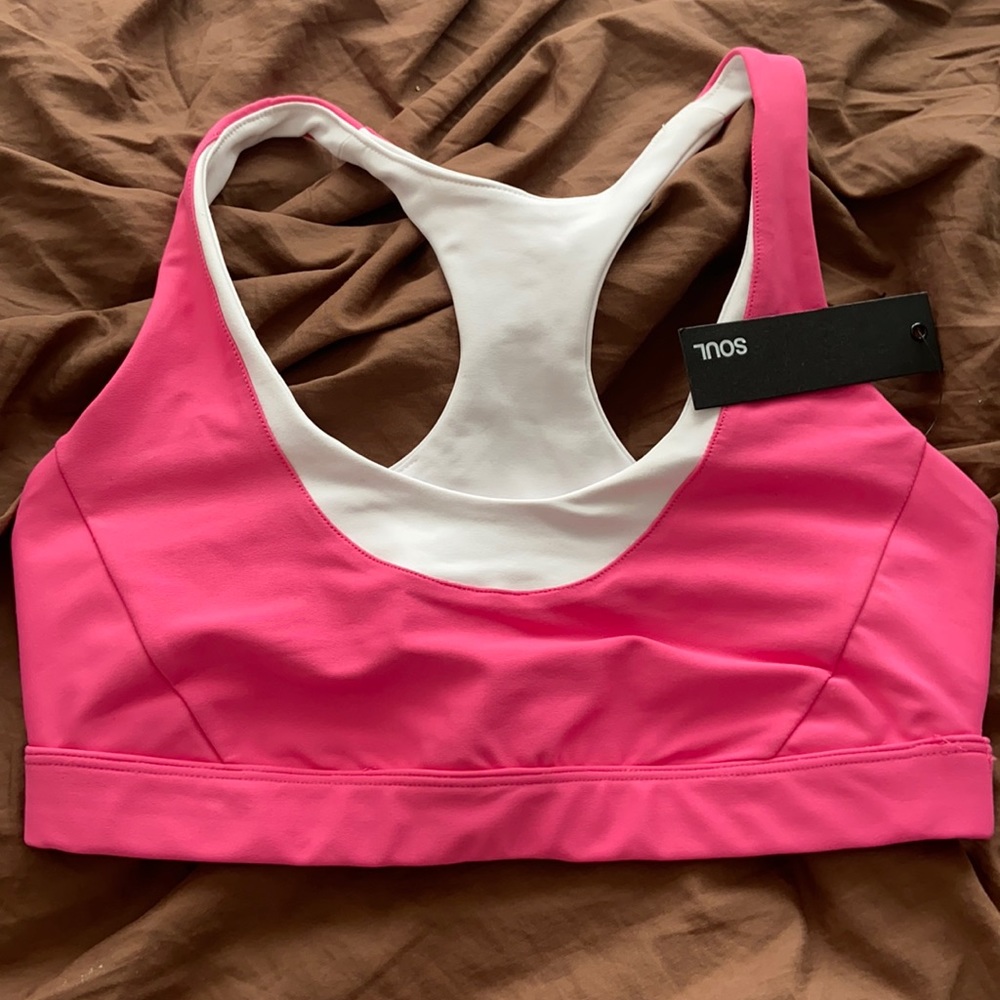 soul cycle pink and white bra!!